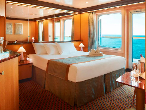 Imagem da Cabine Suite do Navio Costa Favolosa